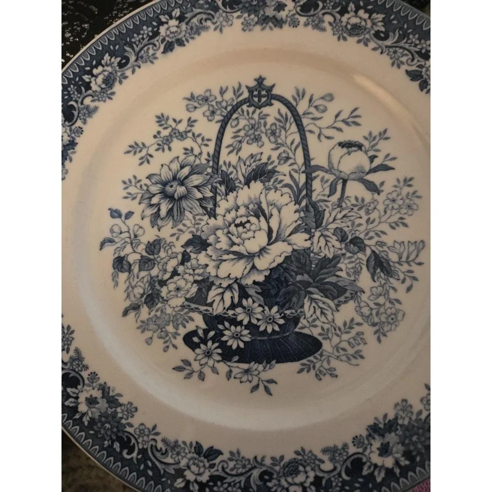 Hara English Garden Dinner Plate Japan 11 3/4 inches Blue‎ White Floral Basket
